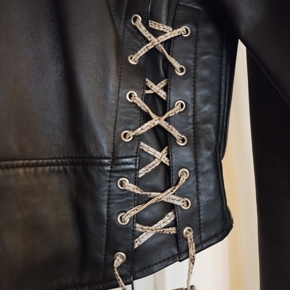 Milwaukee Black Leather Motorcycle Jacket Women’s Size Medium - Picture 7 of 16